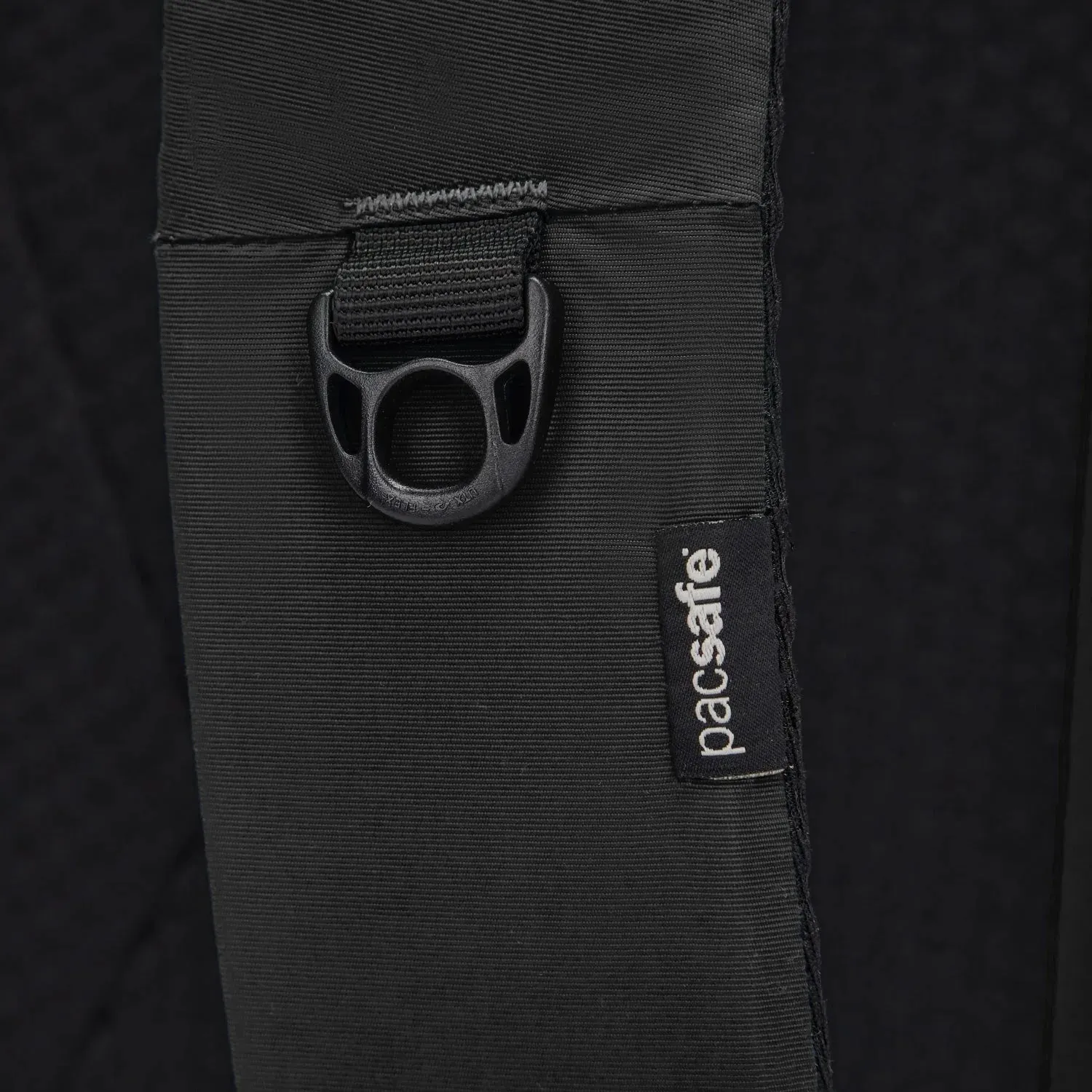 Pacsafe LS450 anti-theft 25L backpack